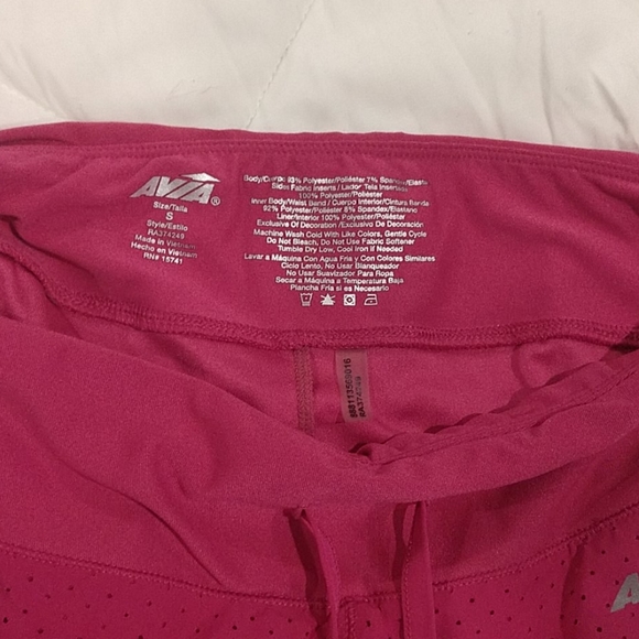 Shorts - Picture 3 of 3